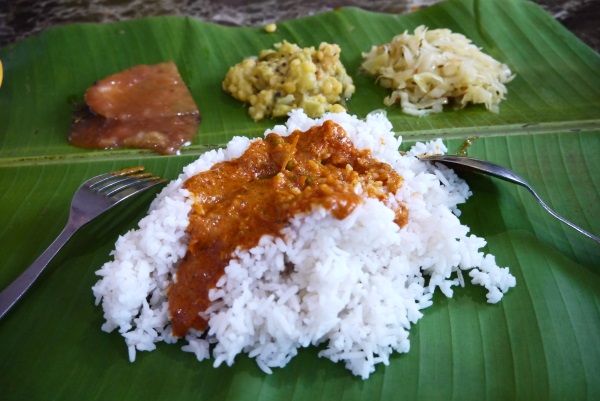 ../../../../_images/11-banana-leaf-rice2.jpg