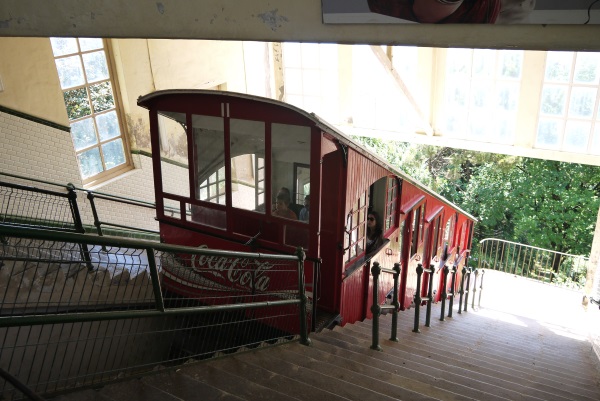 ../../../../_images/funicular.jpg