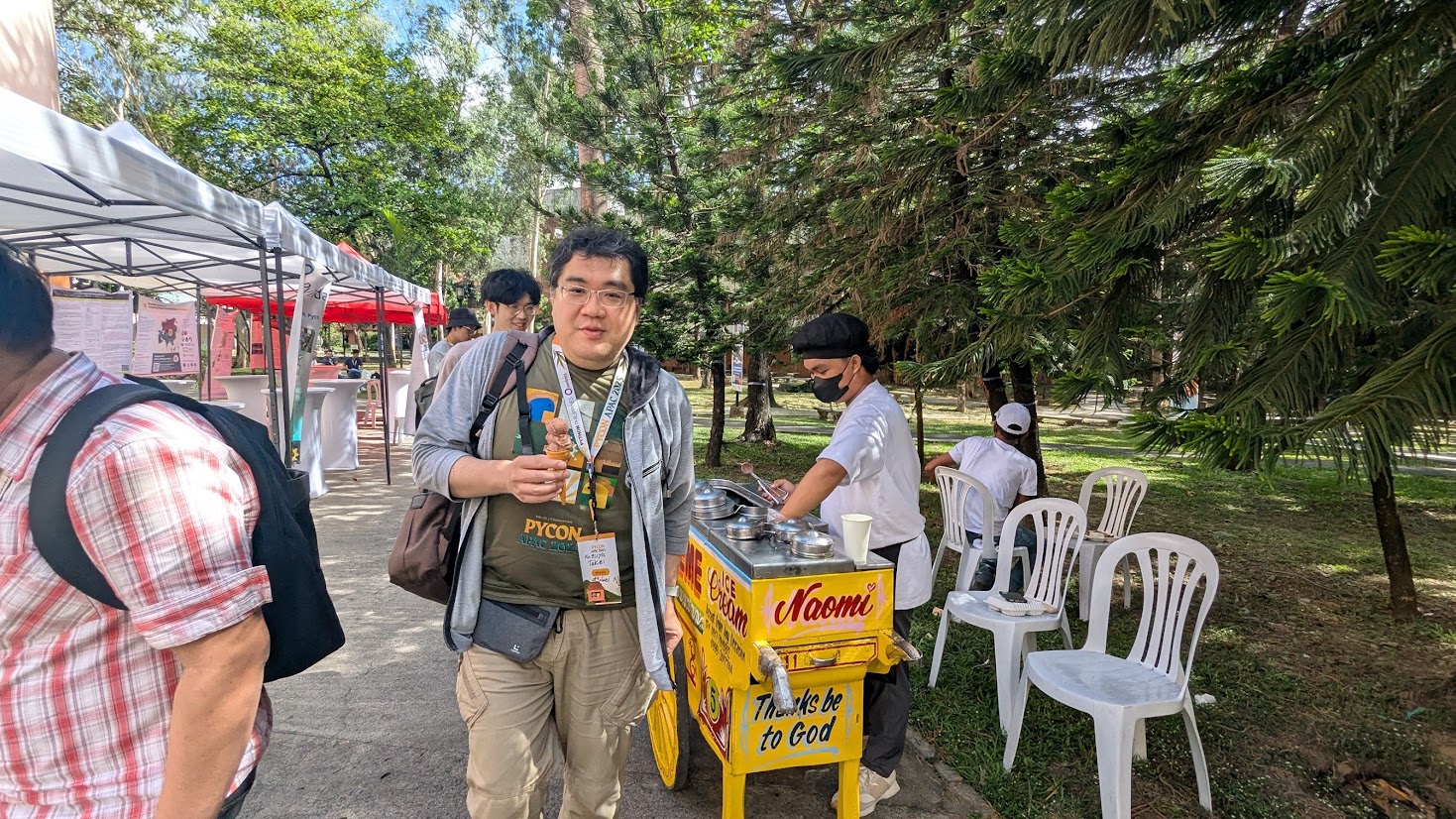 ../../../../_images/ph2025-day2-icecream-takei.jpg